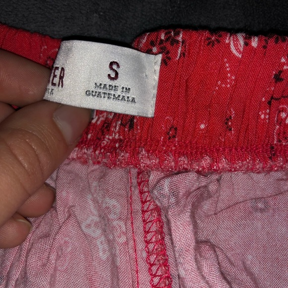 Red Hollister flowy shorts - Picture 3 of 3